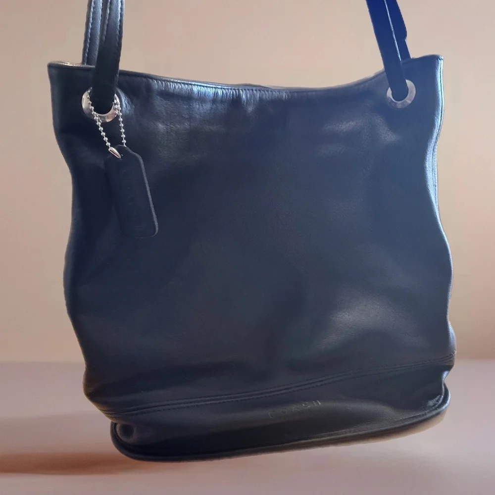Coach Vintage Westport Shoulder Bucket Bag.